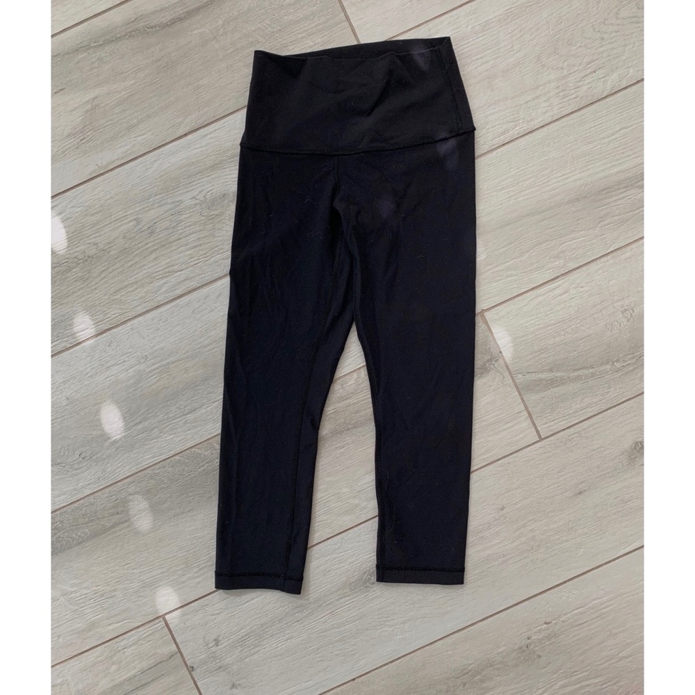 Lululemon black WUC sz 4 GUC